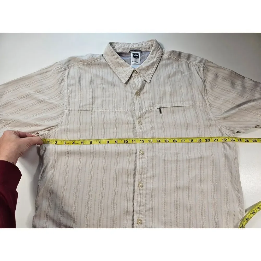 The North Face size large short sleeve button up men's outdoor neutral